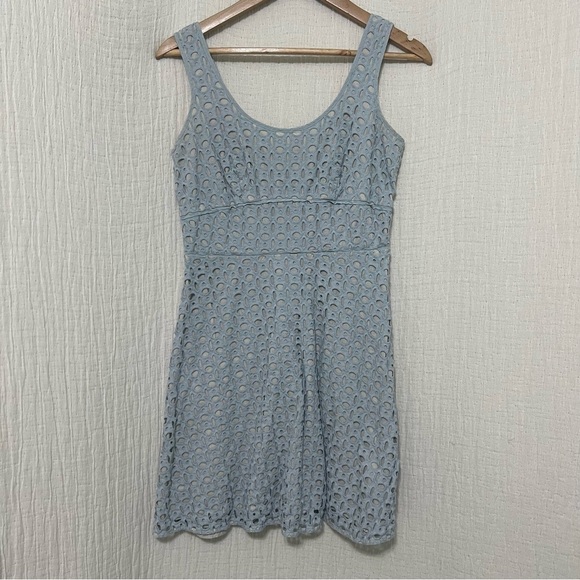 LOFT 100% Cotton Eyelet Lace Sleeveless Overlay size 4P - Picture 3 of 9